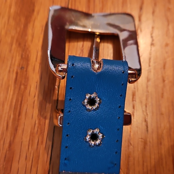 Teal Blue Leather Belt with Gold Buckle, Retro Vibes - Picture 3 of 8